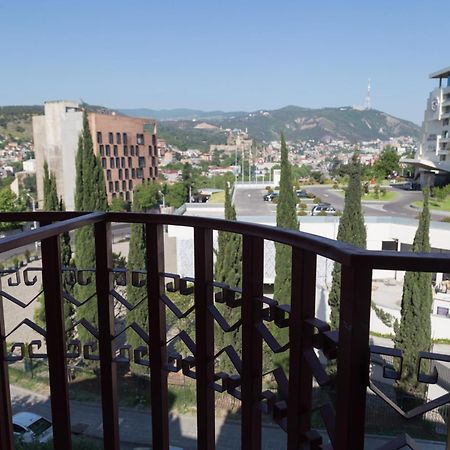 Begi Hotel Tbilisi Bagian luar foto