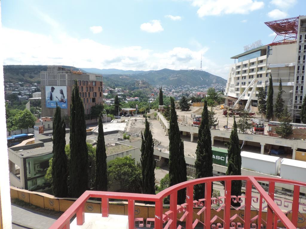 Begi Hotel Tbilisi Bagian luar foto