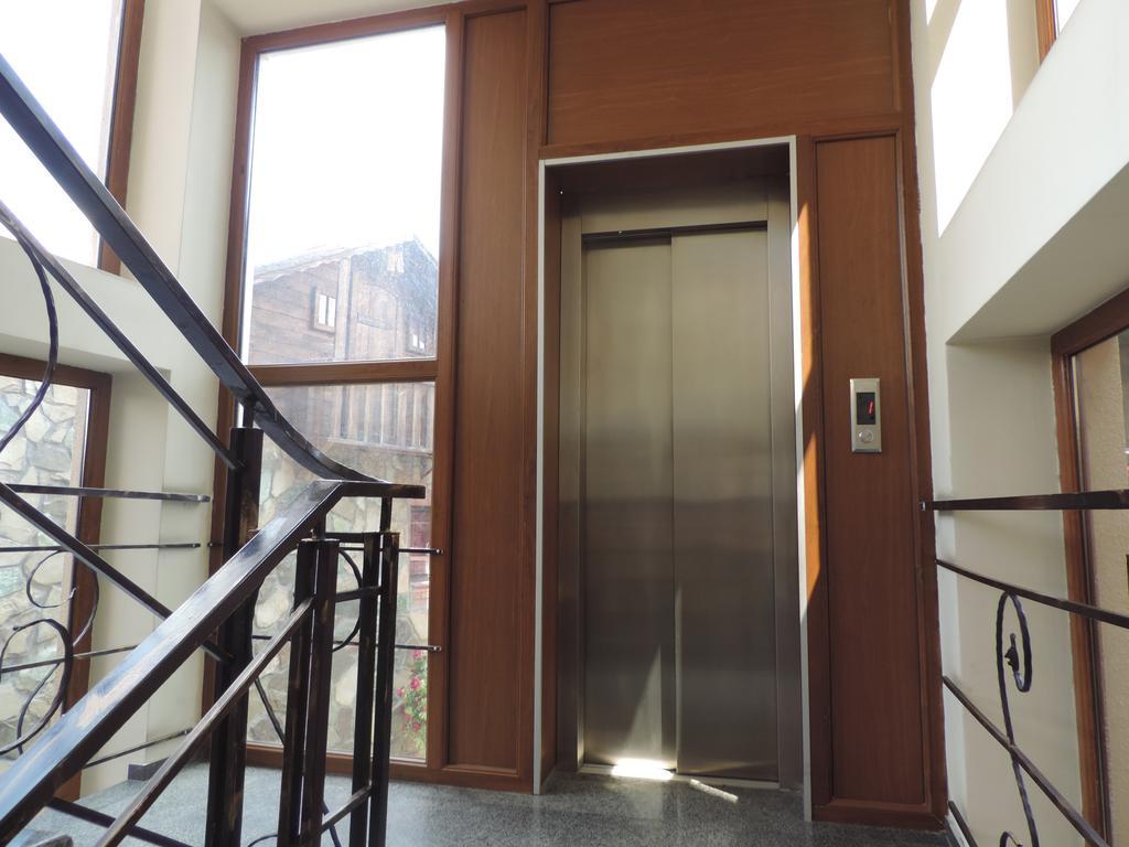 Begi Hotel Tbilisi Bagian luar foto