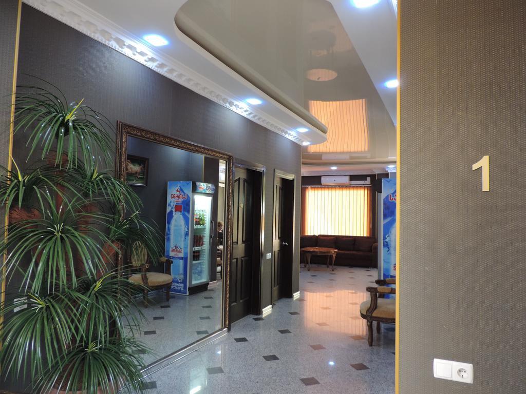 Begi Hotel Tbilisi Bagian luar foto