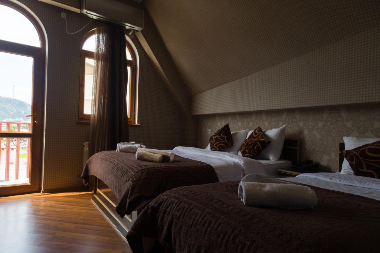 Begi Hotel Tbilisi Bagian luar foto
