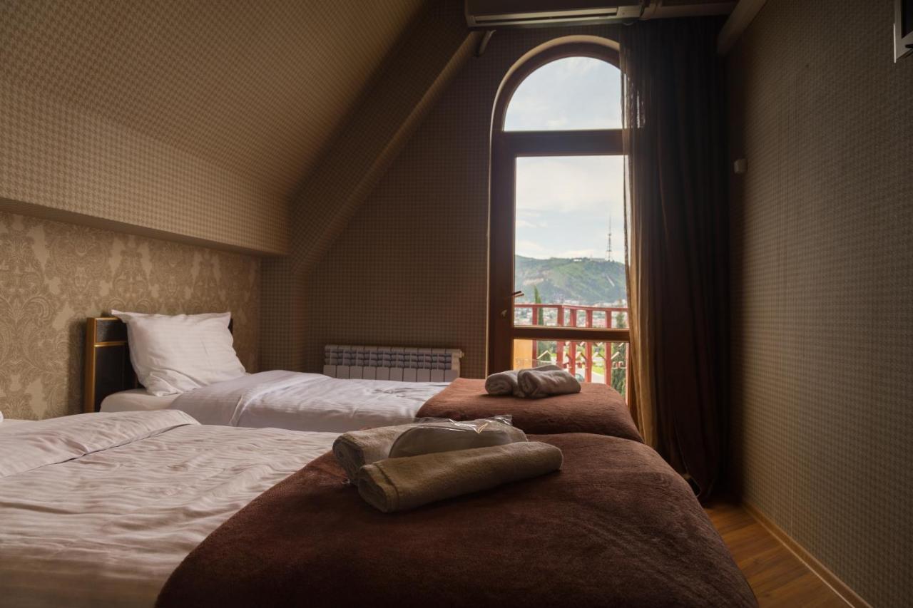 Begi Hotel Tbilisi Bagian luar foto