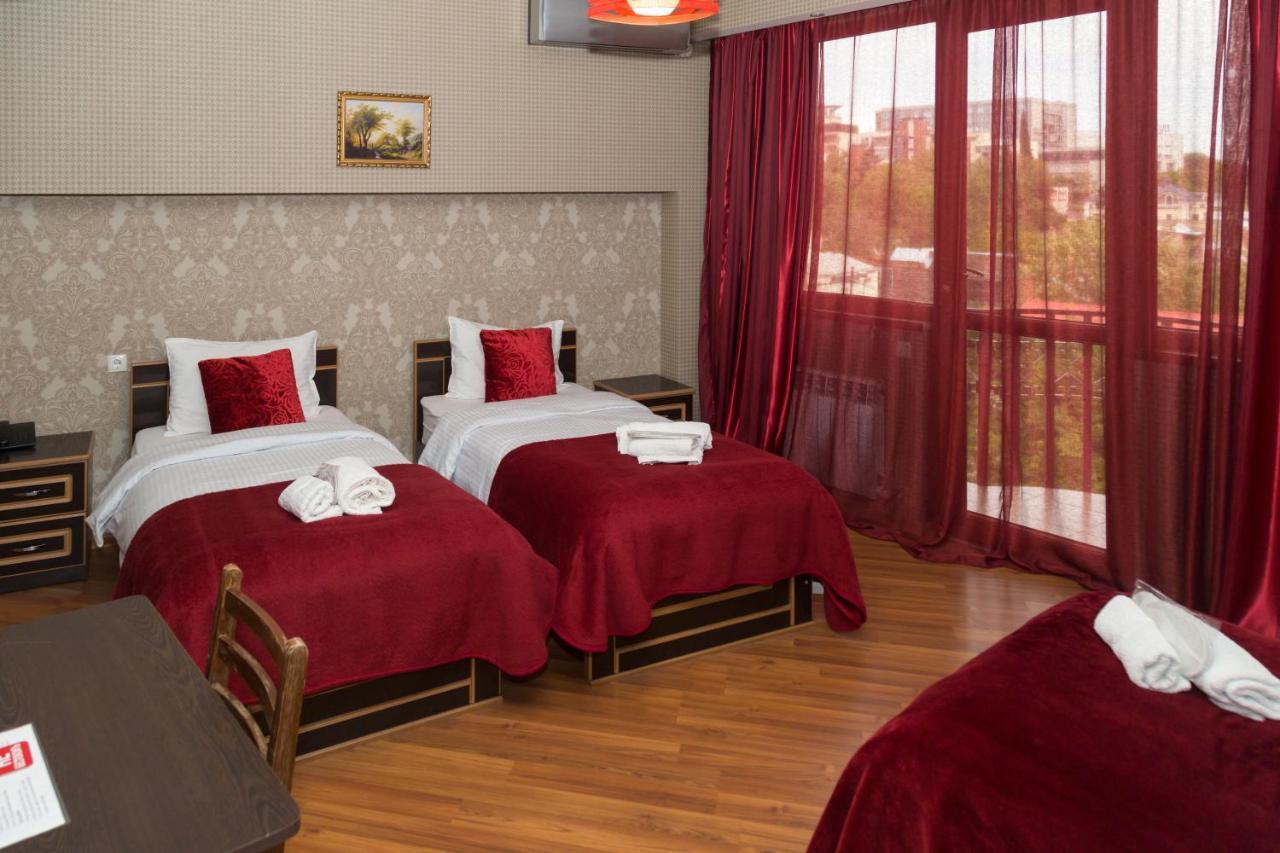 Begi Hotel Tbilisi Bagian luar foto