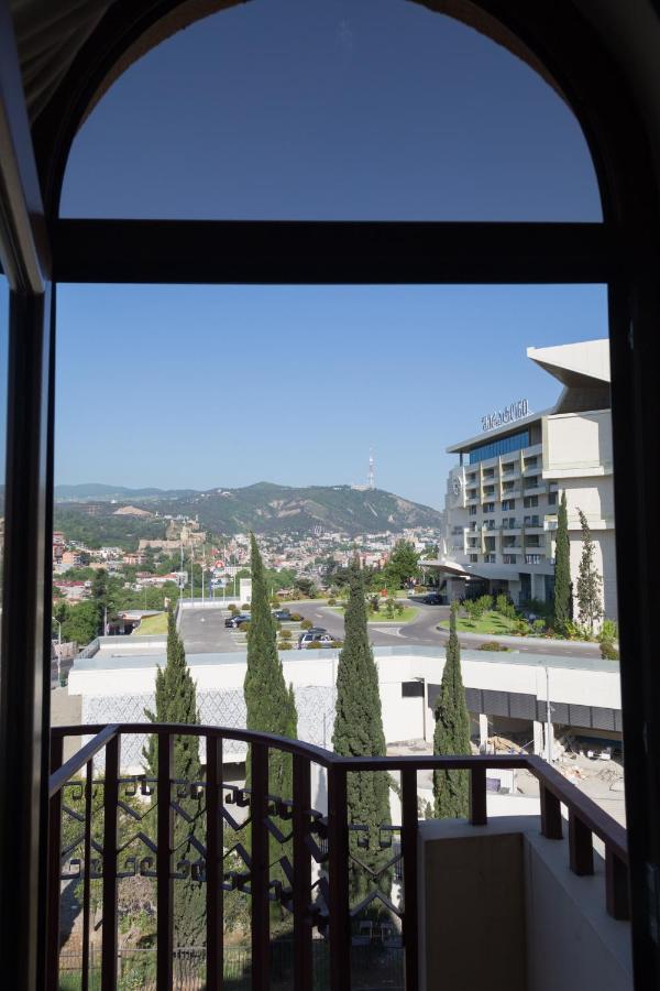 Begi Hotel Tbilisi Bagian luar foto