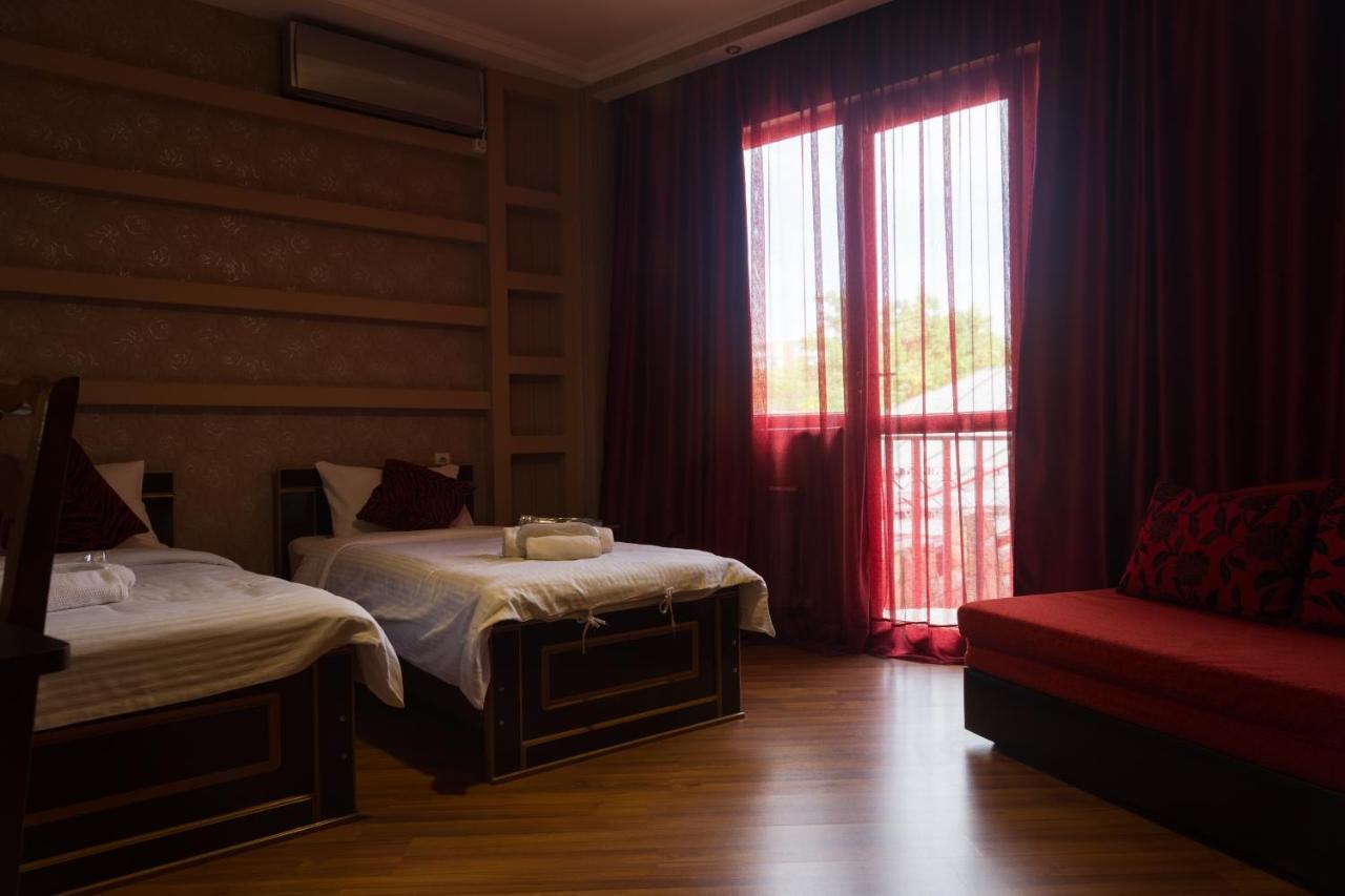 Begi Hotel Tbilisi Bagian luar foto