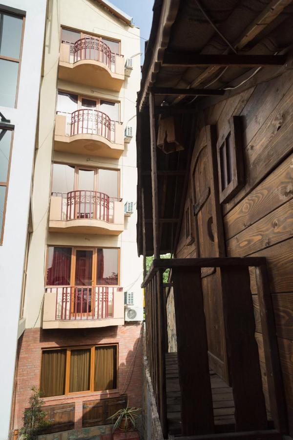 Begi Hotel Tbilisi Bagian luar foto